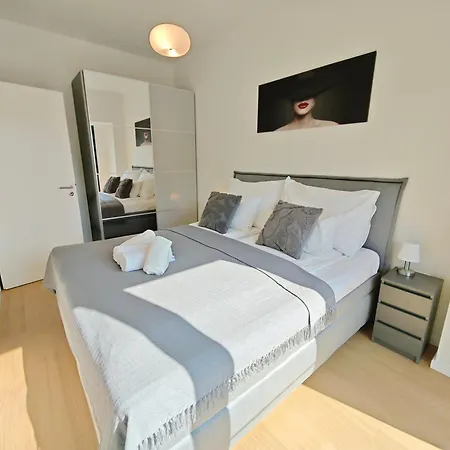 City Center Comfort Apartment, Balcony, Parking! Prague Exterior photo