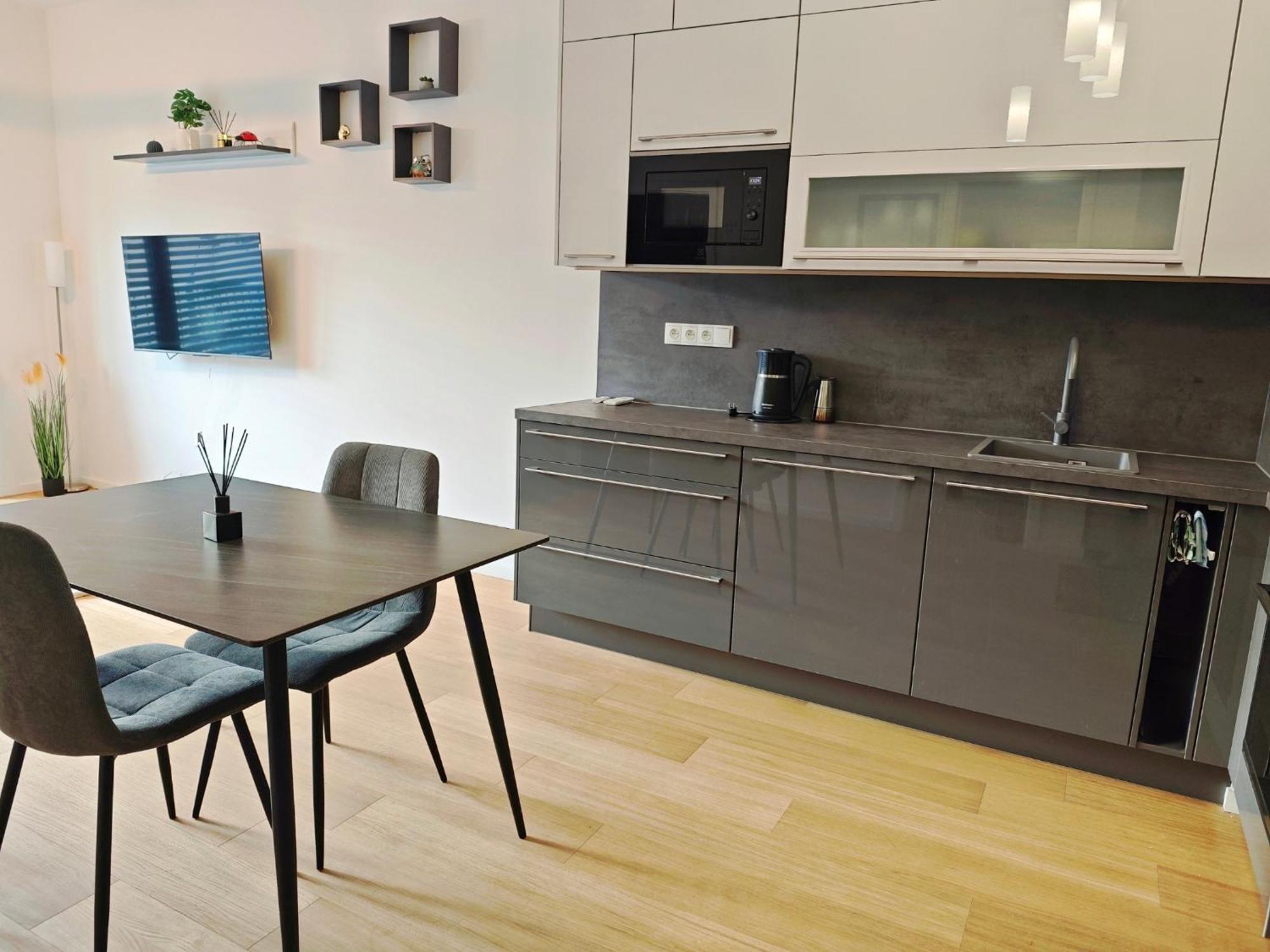 Center Comfort Apartment, Balcony, Parking!