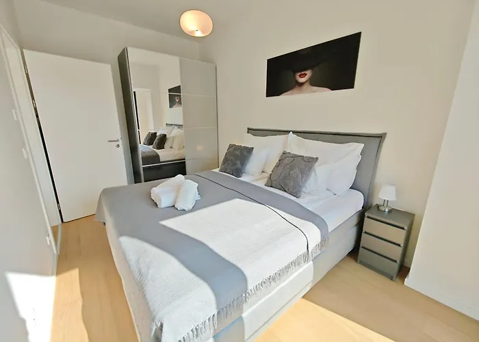 City Center Comfort Apartment, Balcony, Parking!